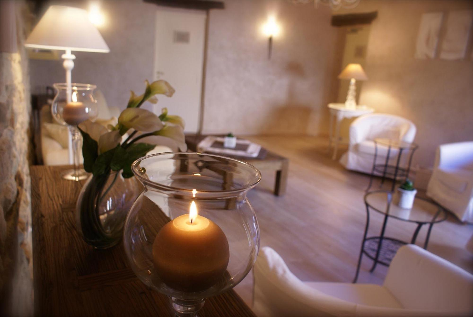Le Crillon Hotel Murs  Luaran gambar