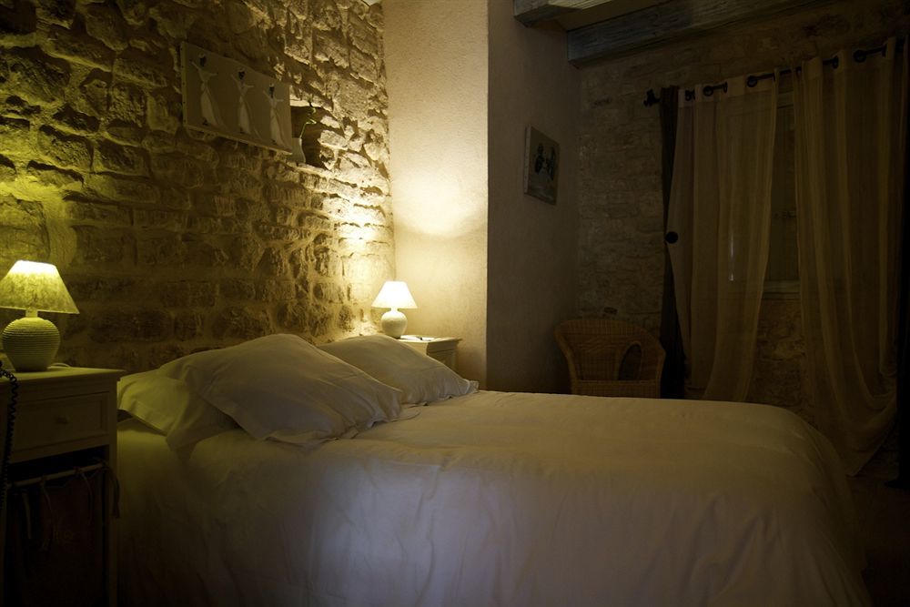 Le Crillon Hotel Murs  Luaran gambar