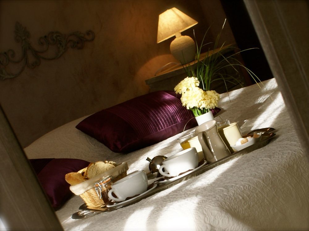 Le Crillon Hotel Murs  Luaran gambar