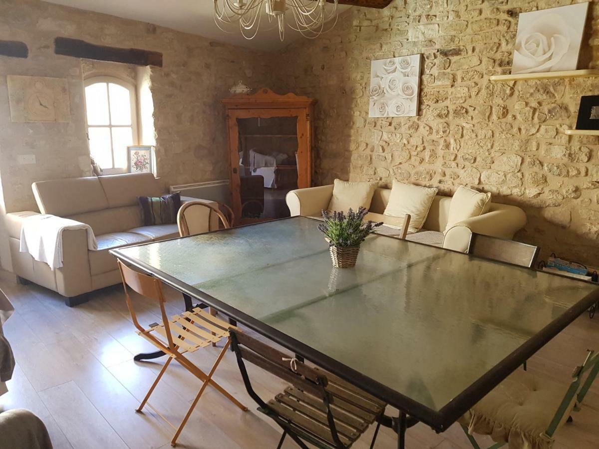 Le Crillon Hotel Murs  Luaran gambar