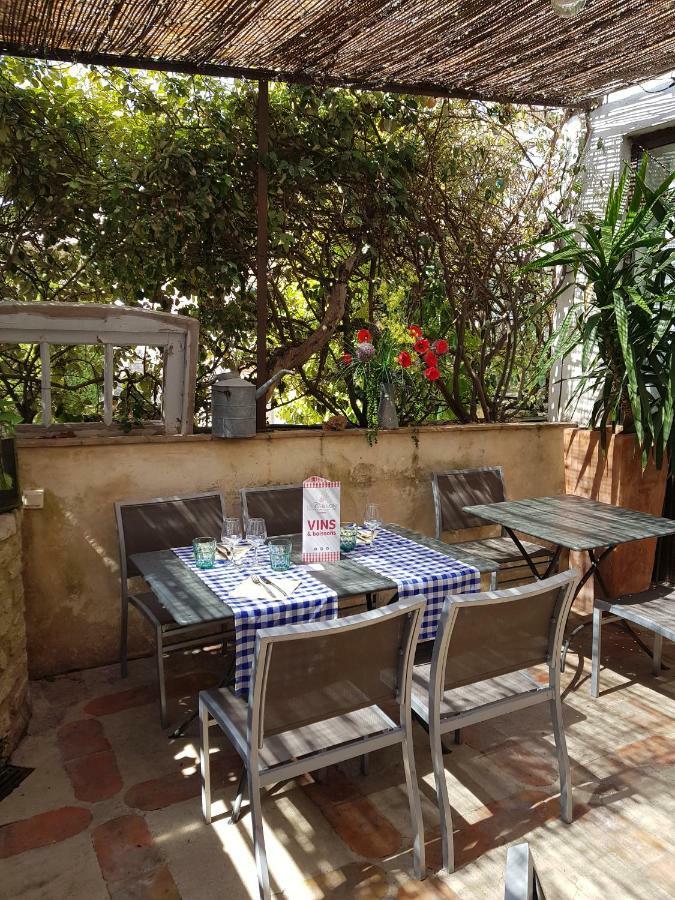 Le Crillon Hotel Murs  Luaran gambar