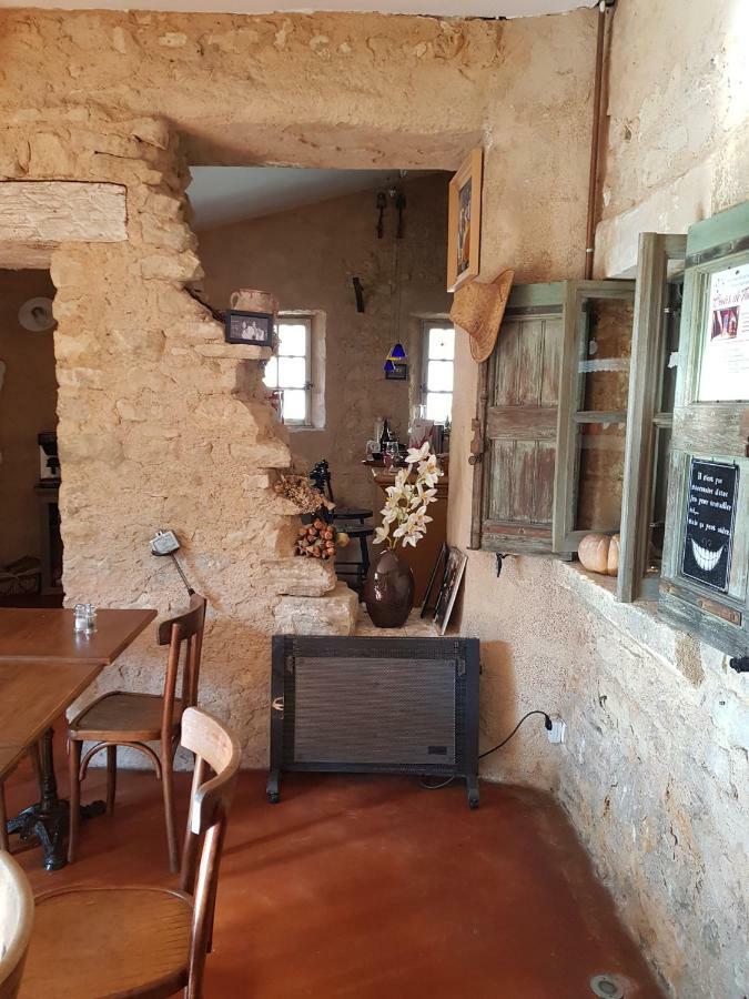 Le Crillon Hotel Murs  Luaran gambar
