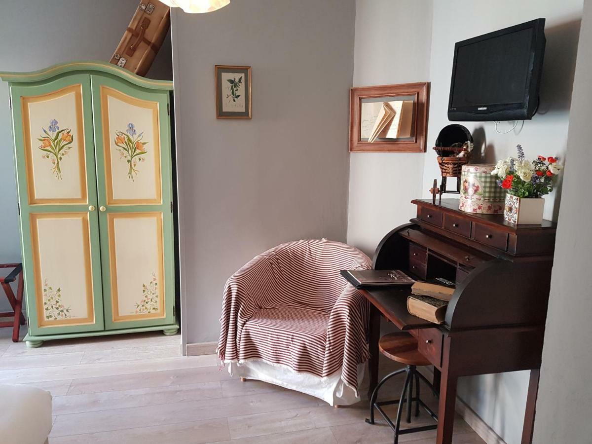Le Crillon Hotel Murs  Luaran gambar