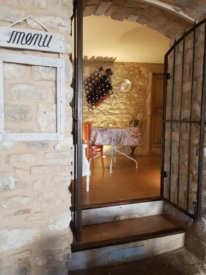 Le Crillon Hotel Murs  Luaran gambar
